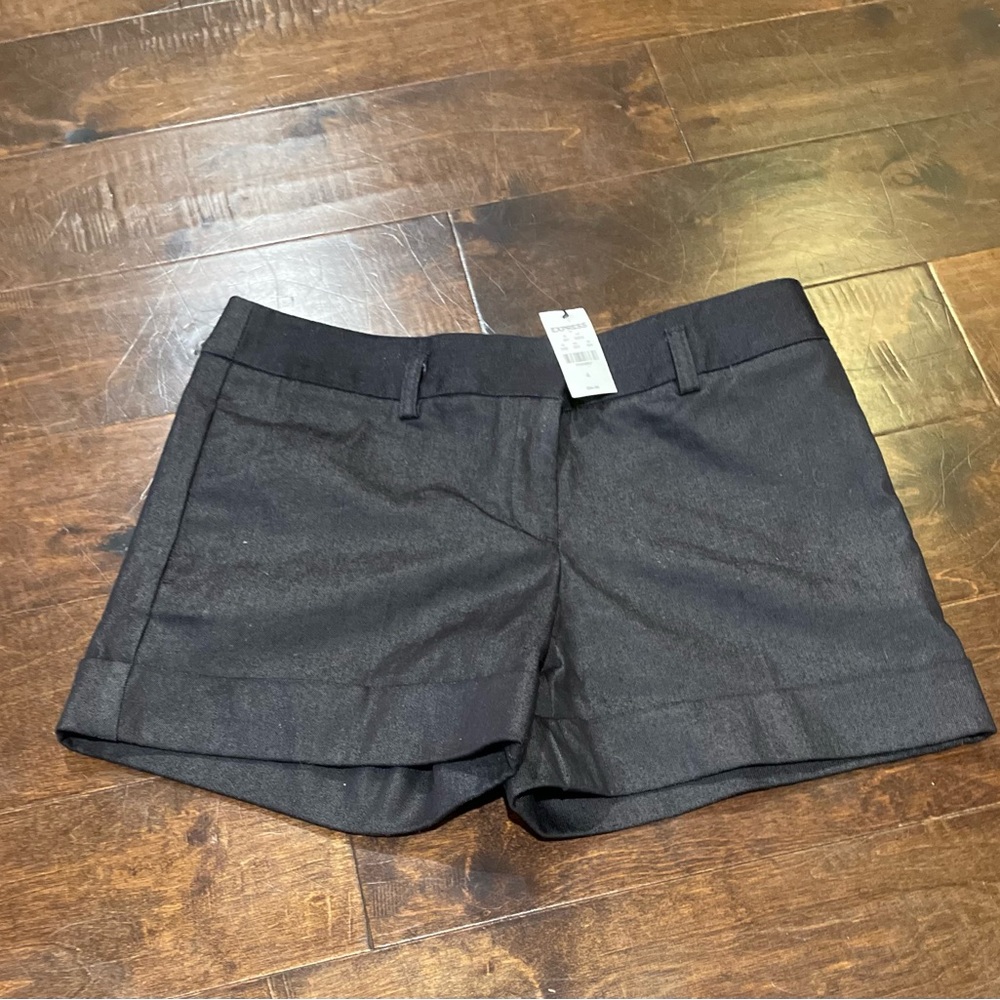 Express shorts size 4 still has tags on!